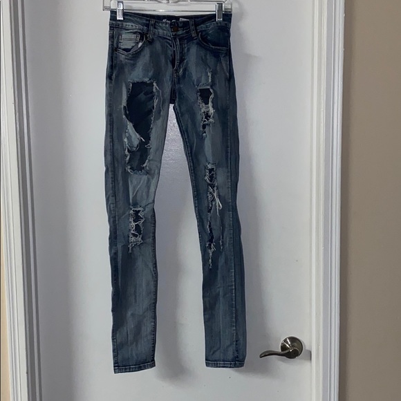 Distressed skinny jeans - Picture 1 of 1
